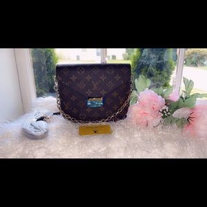 Hermosa bolsa 👜🥰